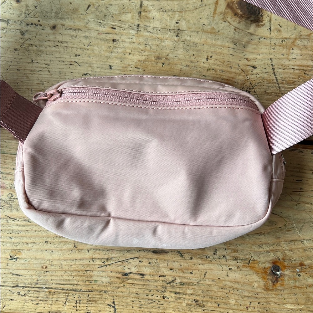 Lululemon Everywhere Belt Bag in Pink Haze - Picture 5 of 10